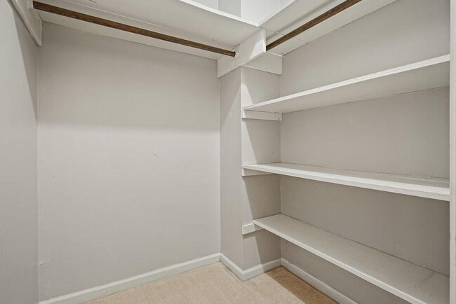 Building Photo - 1524 Brompton Ct