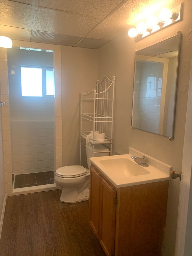 Building Photo - 3 BEDROOM, 2 BATHROOM SINGLE FAMILY HOME WITH 2 CAR ATTACHED GARAGE