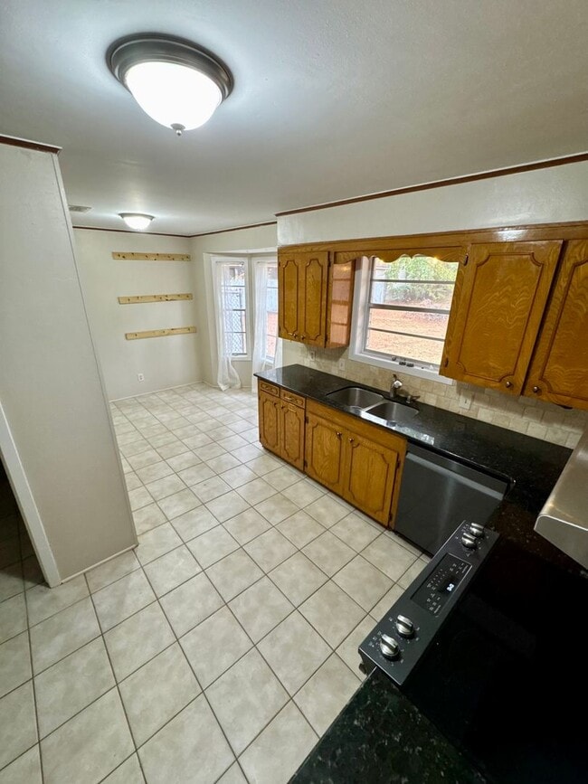 Building Photo - Cross Lake