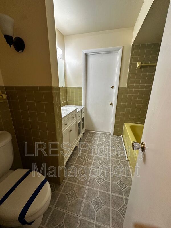 Building Photo - 2719 Merrie Oaks Rd