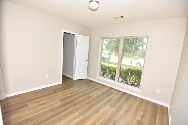 Building Photo - 9944 Western Ridge Way