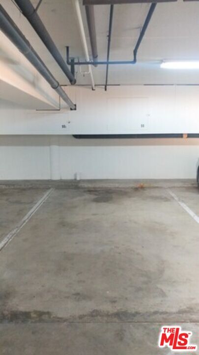 Building Photo - 2501 W Redondo Beach Blvd