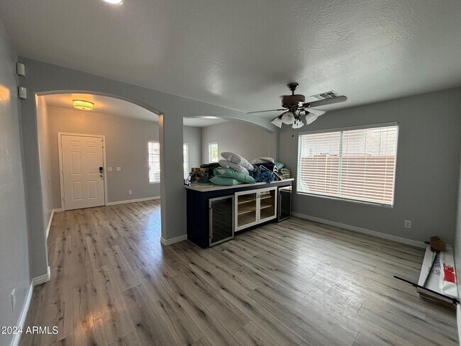 Building Photo - 9205 W Cordes Rd