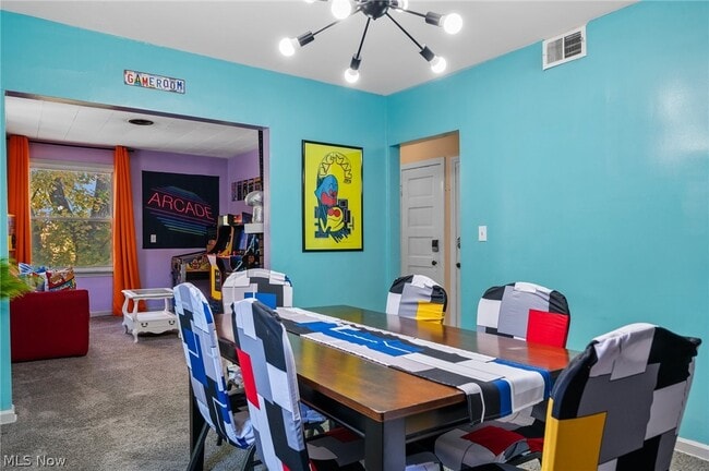 Building Photo - 9519 Preston Ave