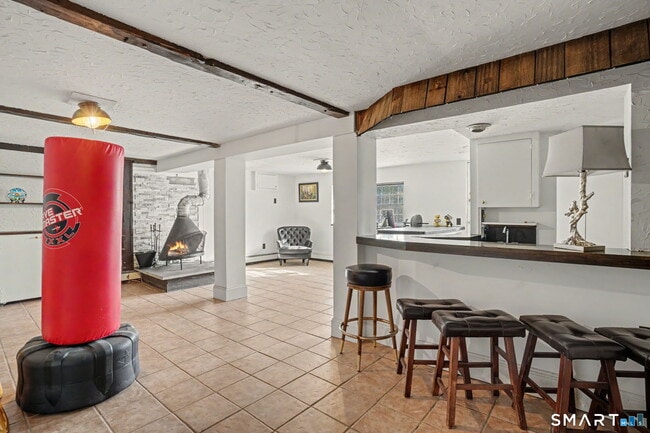 Building Photo - 15 Flat Rock Dr