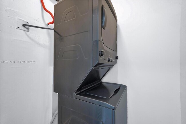 Building Photo - 15991 NE 18th Pl