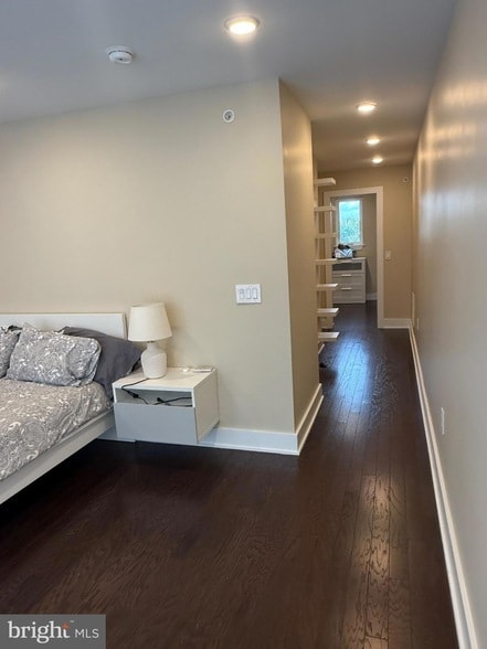 Building Photo - 1651 E Eyre St