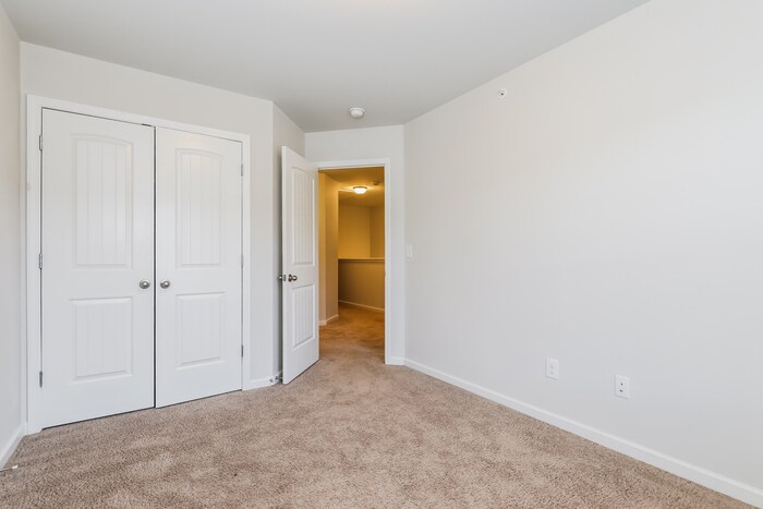 Building Photo - 1956 Old Dogwood