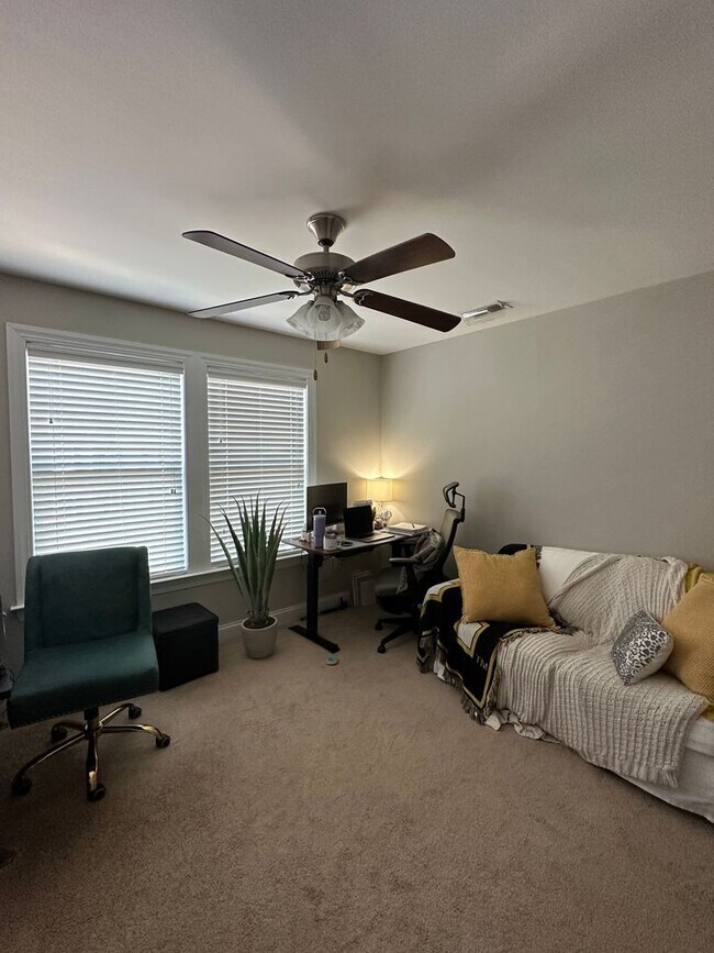 Building Photo - Updated Three Bedroom Townhome in West Ashley