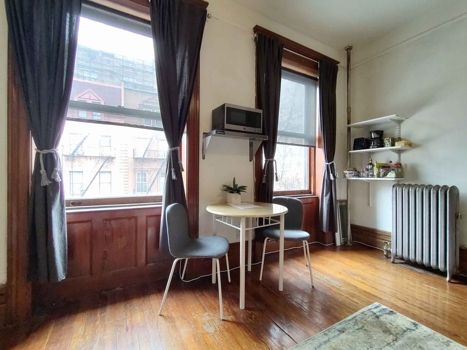 Building Photo - 556 W 161st St