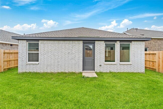 Building Photo - 28735 Texas Plns Dr