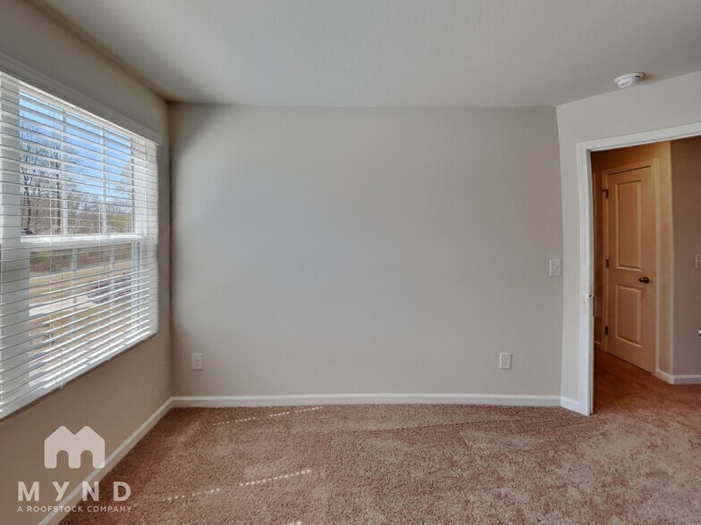 Building Photo - 140 Warwick Dr