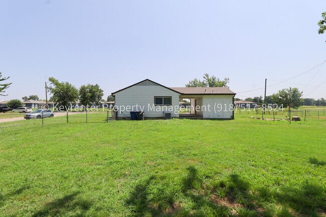 Building Photo - 9344 E 3rd Pl