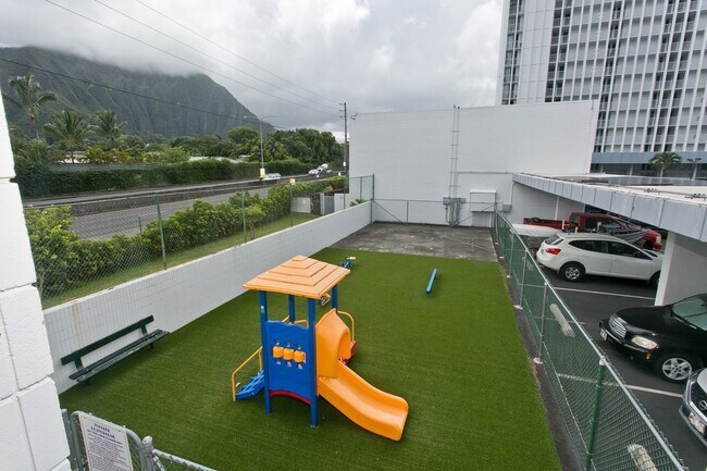 Building Photo - Haiku Hale - 3 bedroom, 2 bathroom, 1 park...