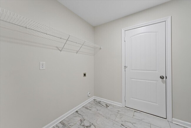 Building Photo - Like New Three Bedroom with Bonus!