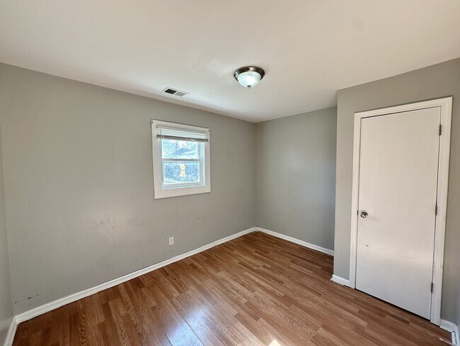 Building Photo - 1307 3rd Ave N