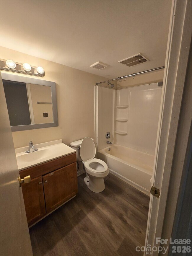 Building Photo - 5808 Hunting Ridge Ln