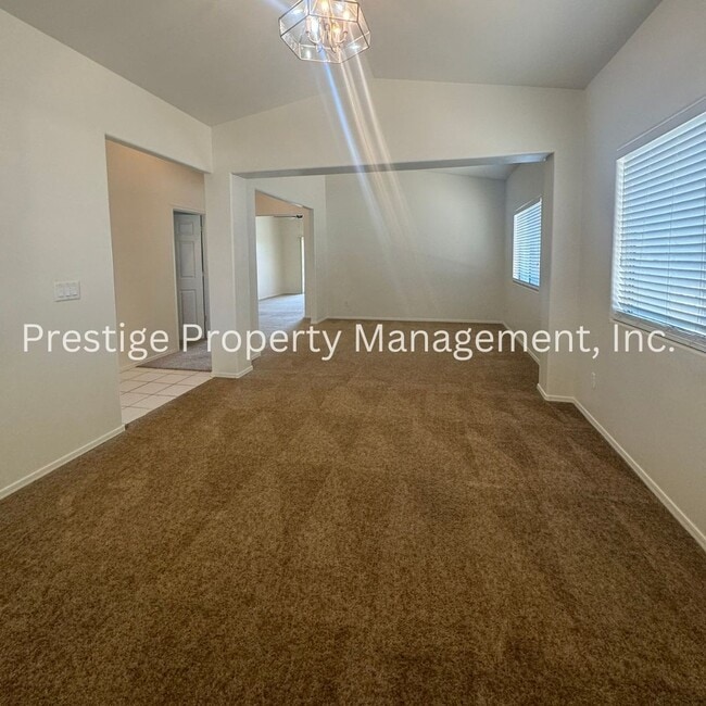 Building Photo - Beautiful Home with 3 Car Garage in Sonoran Ranch!