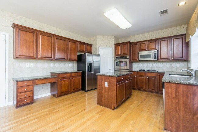 Building Photo - 4987 Rustic Canyon Dr