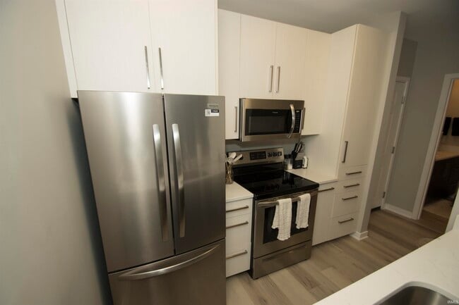 Building Photo - 113 W Wayne St