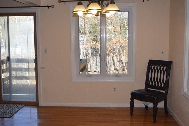 Building Photo - 11 Hilltop Ln