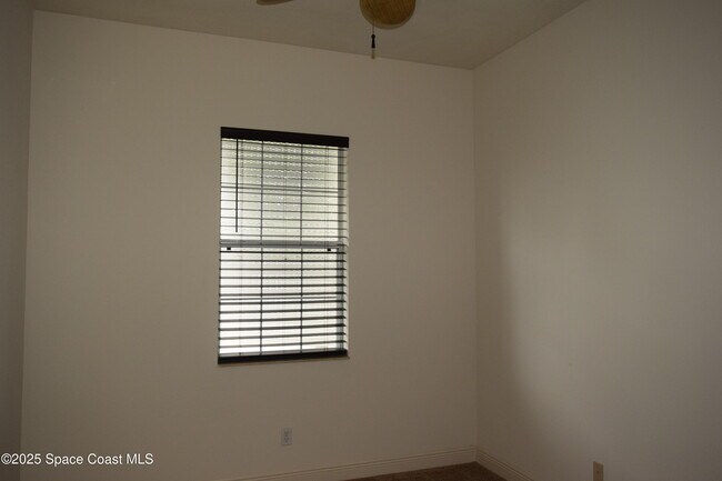 Building Photo - 1170 Eleuthera Dr NE