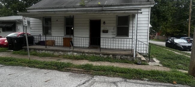 Building Photo - 233 N 11th St