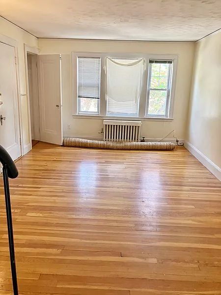 Building Photo - Great location, close to Quincy Center!