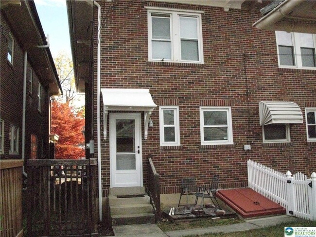 Building Photo - 520 N Muhlenberg St