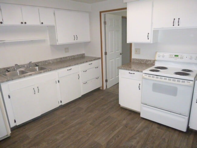 Building Photo - 3 Bedroom 1 Ba House