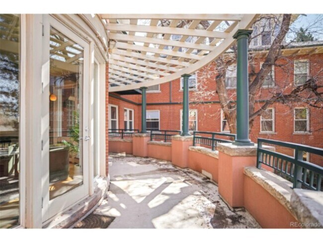 Building Photo - 3249 W Fairview Pl