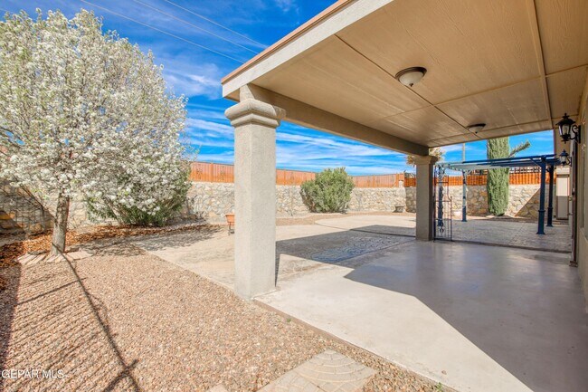 Building Photo - 12215 Stansbury Dr