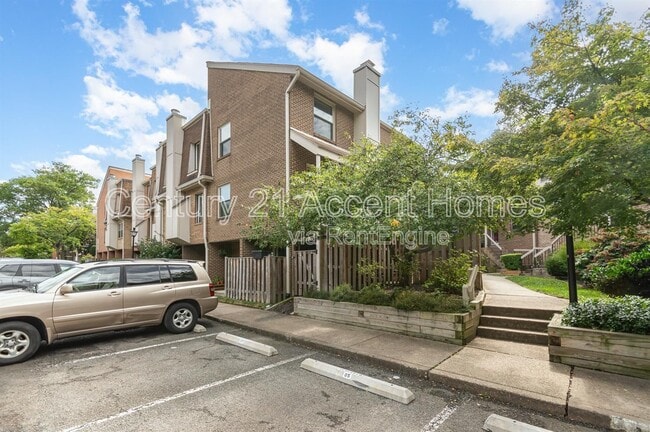 Building Photo - 1746 Dogwood Dr
