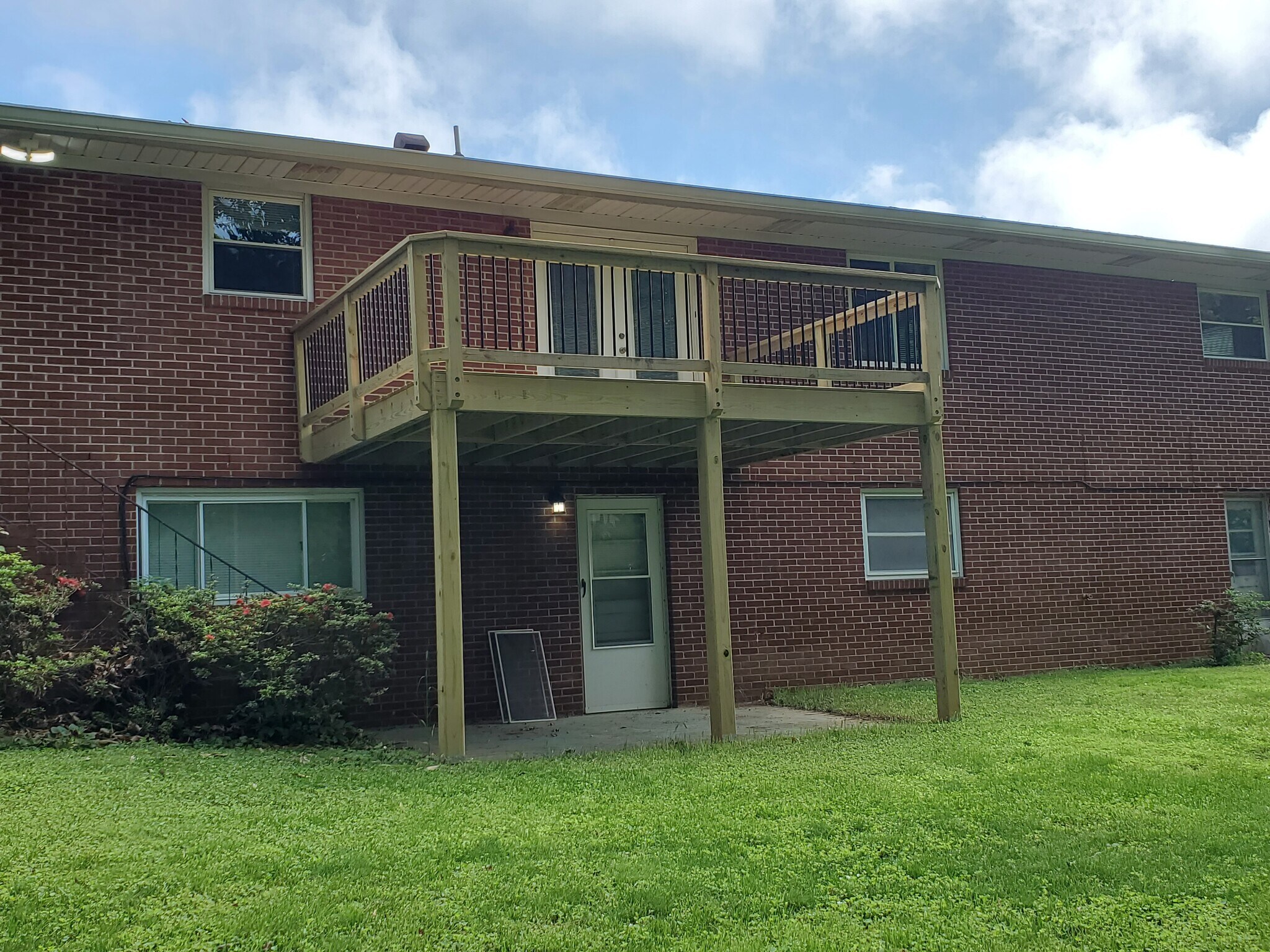 Building Photo - 4913 Mandalay Rd