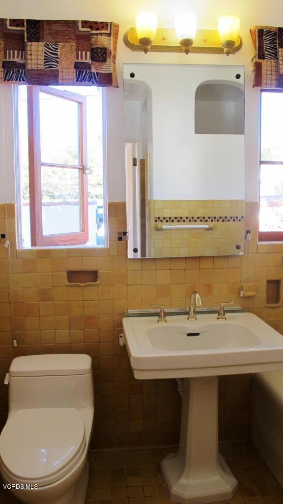 Building Photo - 352 Glen Ellen Dr