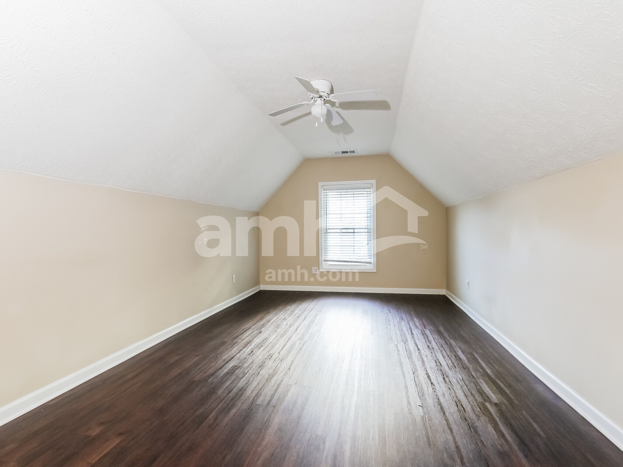 Building Photo - 412 Heathcliff Ct