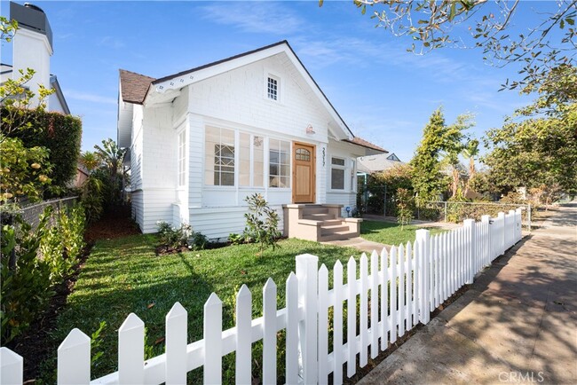 Building Photo - 2317 Walnut Ave