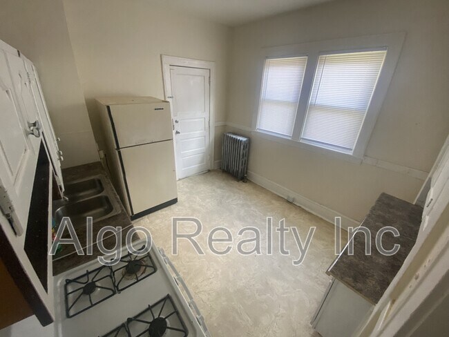 Building Photo - 3113 3rd Ave S