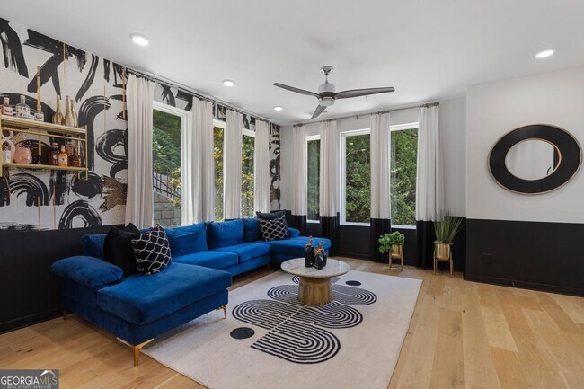 Building Photo - 371 Pratt Dr SE