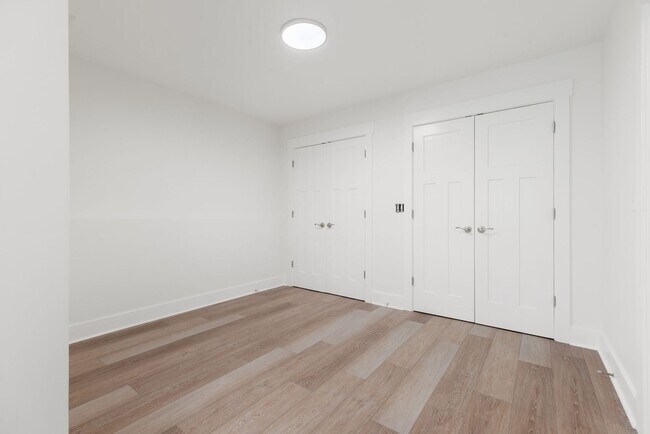 Building Photo - Four Bedroom Four Bath Home