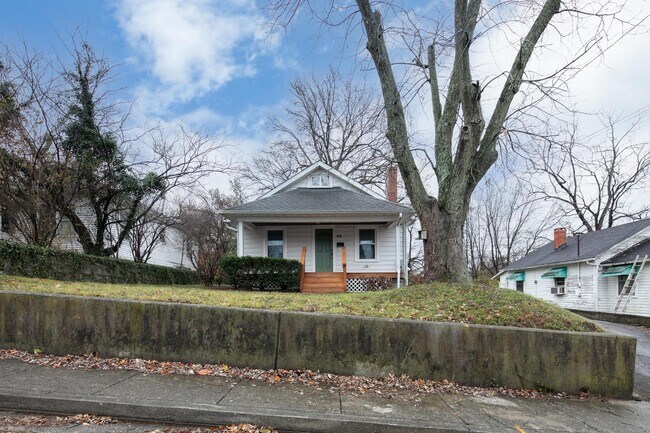 Building Photo - 350 Bassett Ave