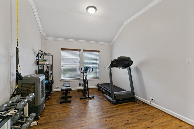 Building Photo - 8222 Groveland Hills Dr