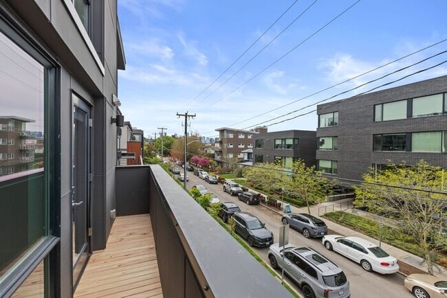 Building Photo - ULTRA-MODERN Townhome w/AC and Views in the Heart of Eastlake!