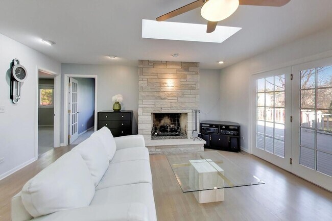 Building Photo - 2616 N Dryden Pl