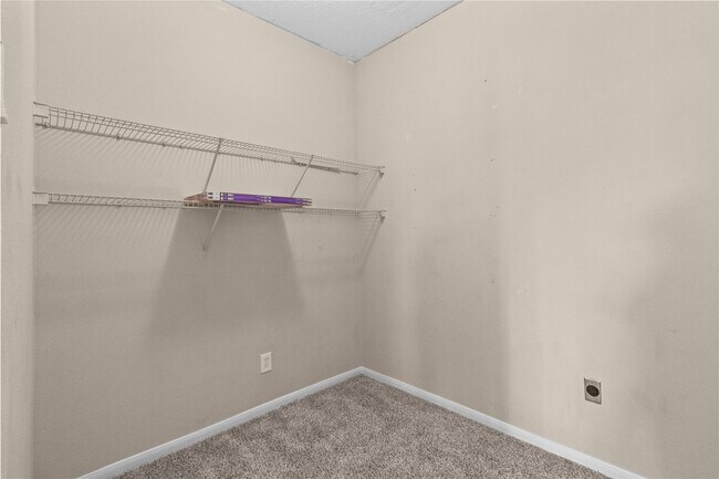 Building Photo - 518 Saffron Ct