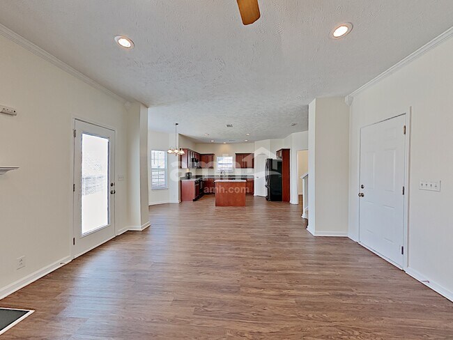 Building Photo - 747 Pantera Dr
