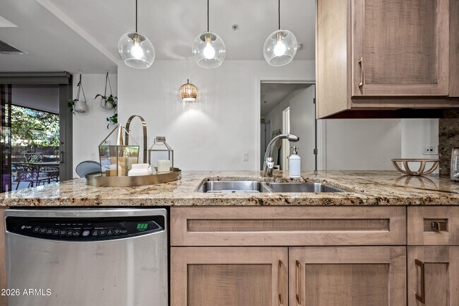 Building Photo - 7151 E Rancho Vista Dr