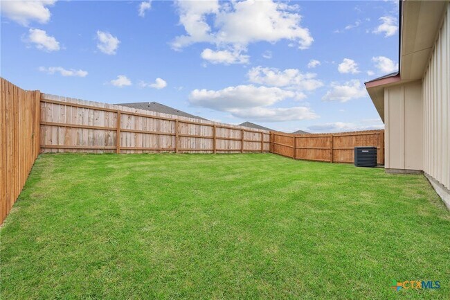 Building Photo - 126 Leon Ln