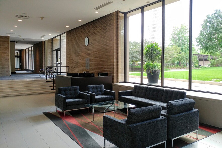 Lobby has huge windows facing courtyard - 19 S 1st St
