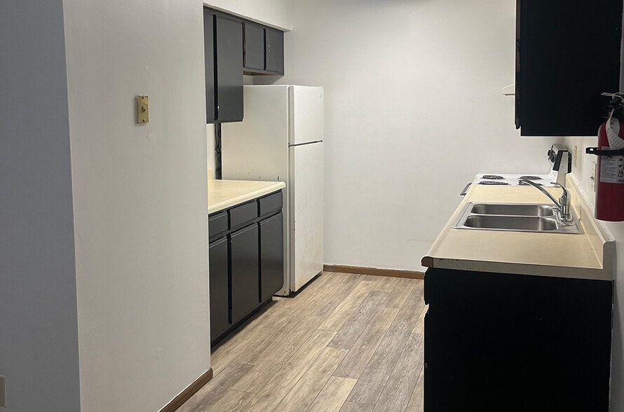 Kitchen - Crescent Park Apartments